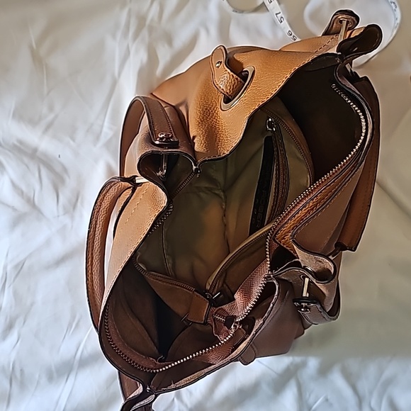 Sondra Robert's Squared leather bag with gold hardware. Camel color. EUC. - Picture 6 of 7